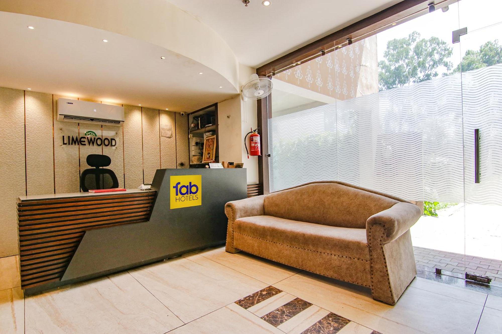Fabhotel Lime Wood Mohali Esterno foto